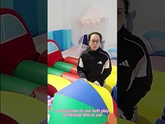 सफेद सॉफ्ट प्ले इनडोर उपकरण खेत उछाल घर बेबी मैट और बाड़