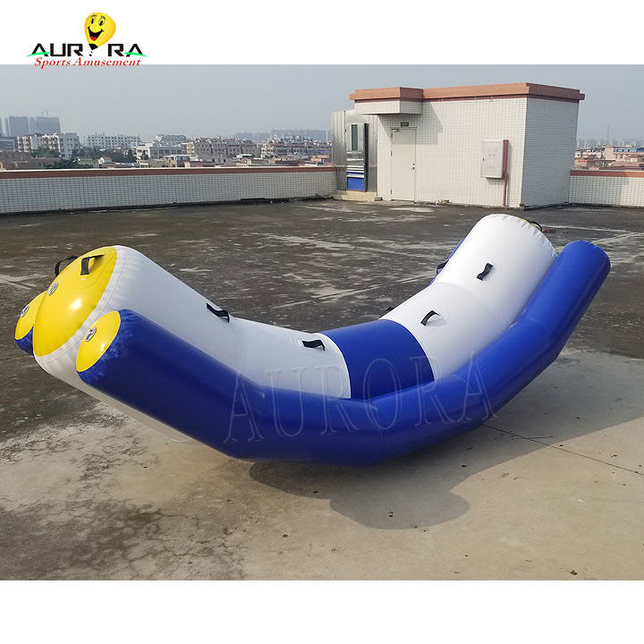 कस्टम रंग पीवीसी inflatable पानी झूला डबल Rocker पानी खिलौना