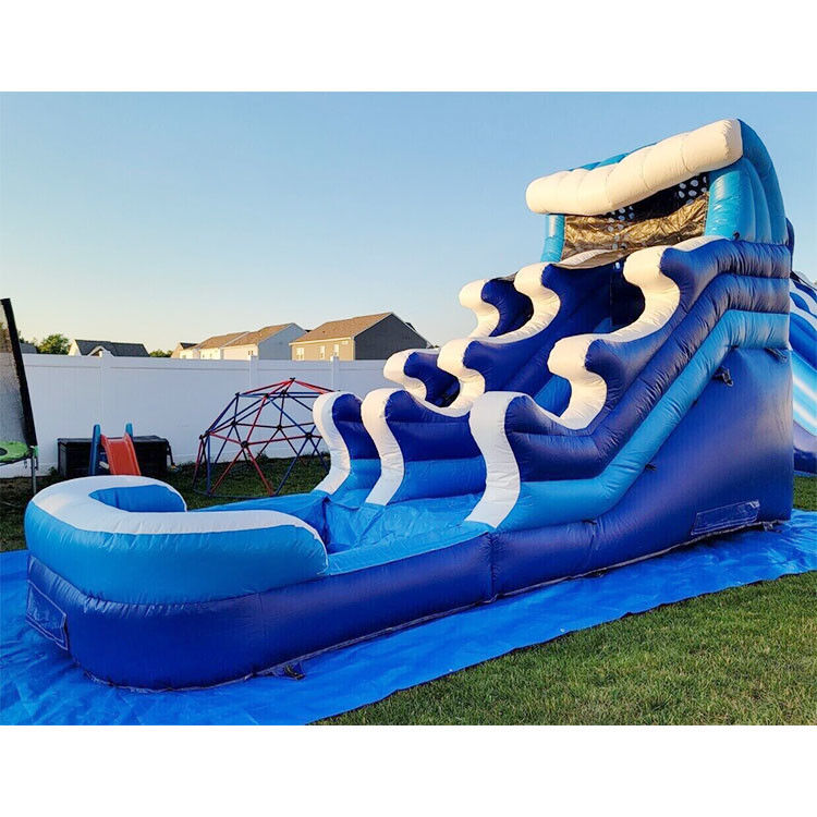 बच्चों के लिए किराये का आयोजन पूल के लिए inflatable पानी स्लाइड नीली लहर पानी स्लाइड पूल के साथ