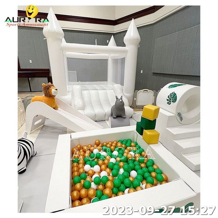 सस्ता कस्टम इनडोर सफेद सॉफ्ट प्ले सॉफ्ट प्ले उपकरण inflatable उछाल घर के साथ