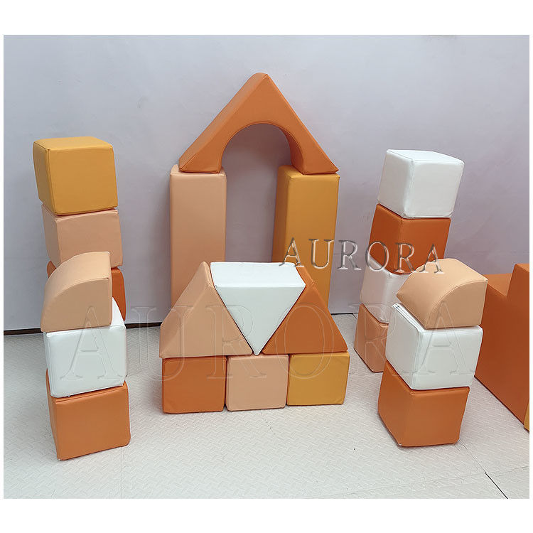 कस्टम ऑरेंज सॉफ्ट प्ले उपकरण बॉल पिट के साथ इनडोर आउटडोर खेल का मैदान